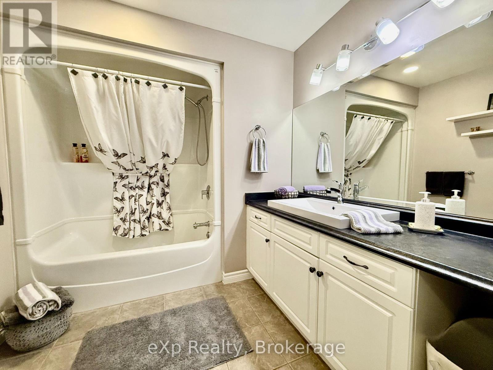 Photo 16 of 688 22nd Avenue, Hanover ON