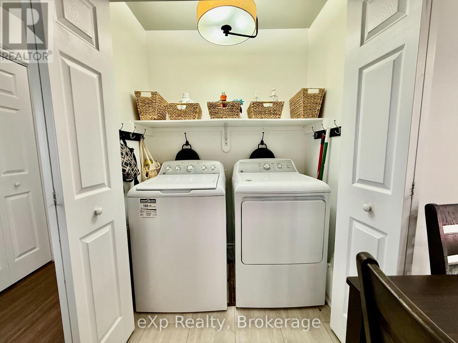 Photo 9 of 688 22nd Avenue, Hanover ON