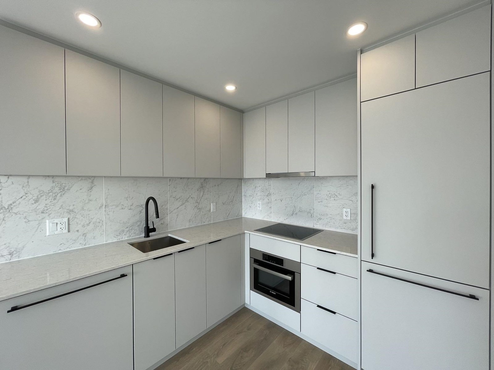 1806 13685 102 AVENUE, Surrey