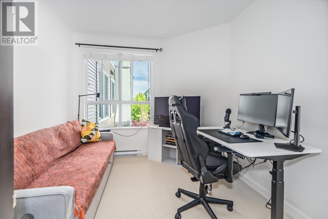 303 611 REGAN AVENUE, Coquitlam