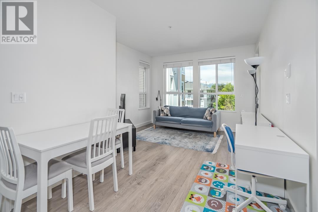 303 611 REGAN AVENUE, Coquitlam