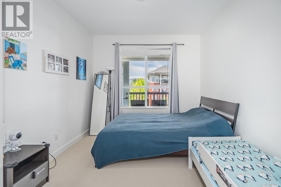 303 611 REGAN AVENUE, Coquitlam
