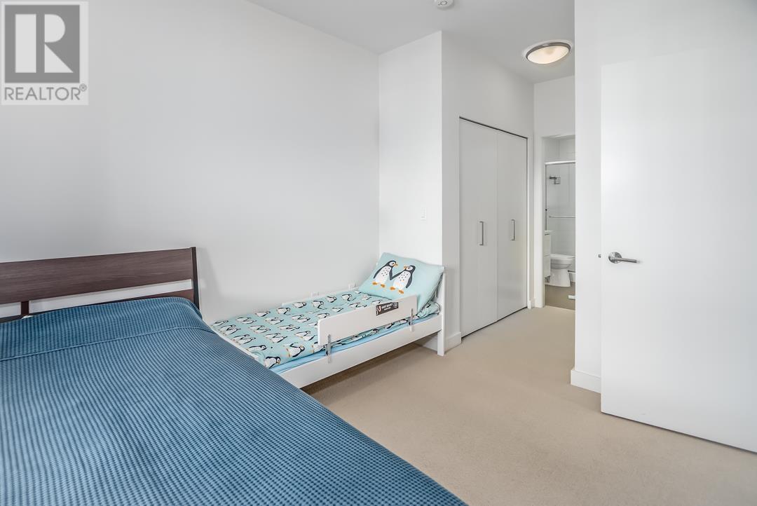 303 611 REGAN AVENUE, Coquitlam
