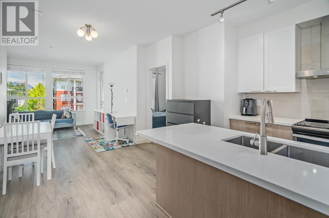 303 611 REGAN AVENUE, Coquitlam