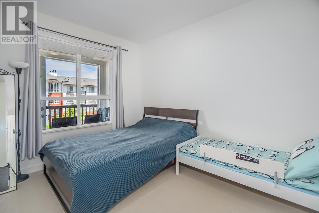 303 611 REGAN AVENUE, Coquitlam