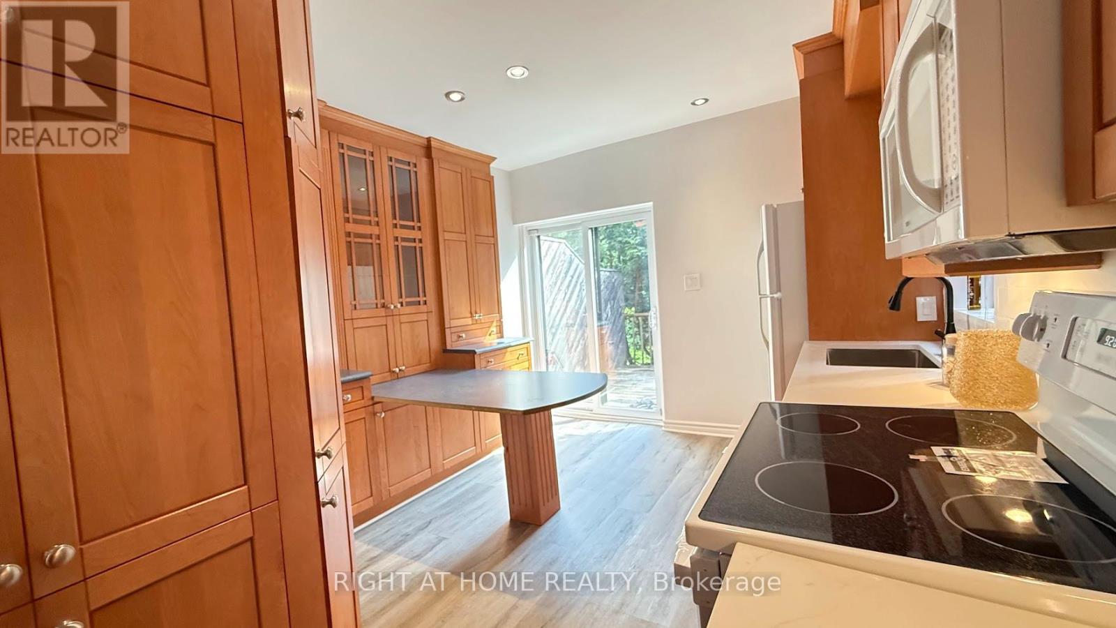 Photo 26 of 109 Sweetland Avenue, Ottawa ON