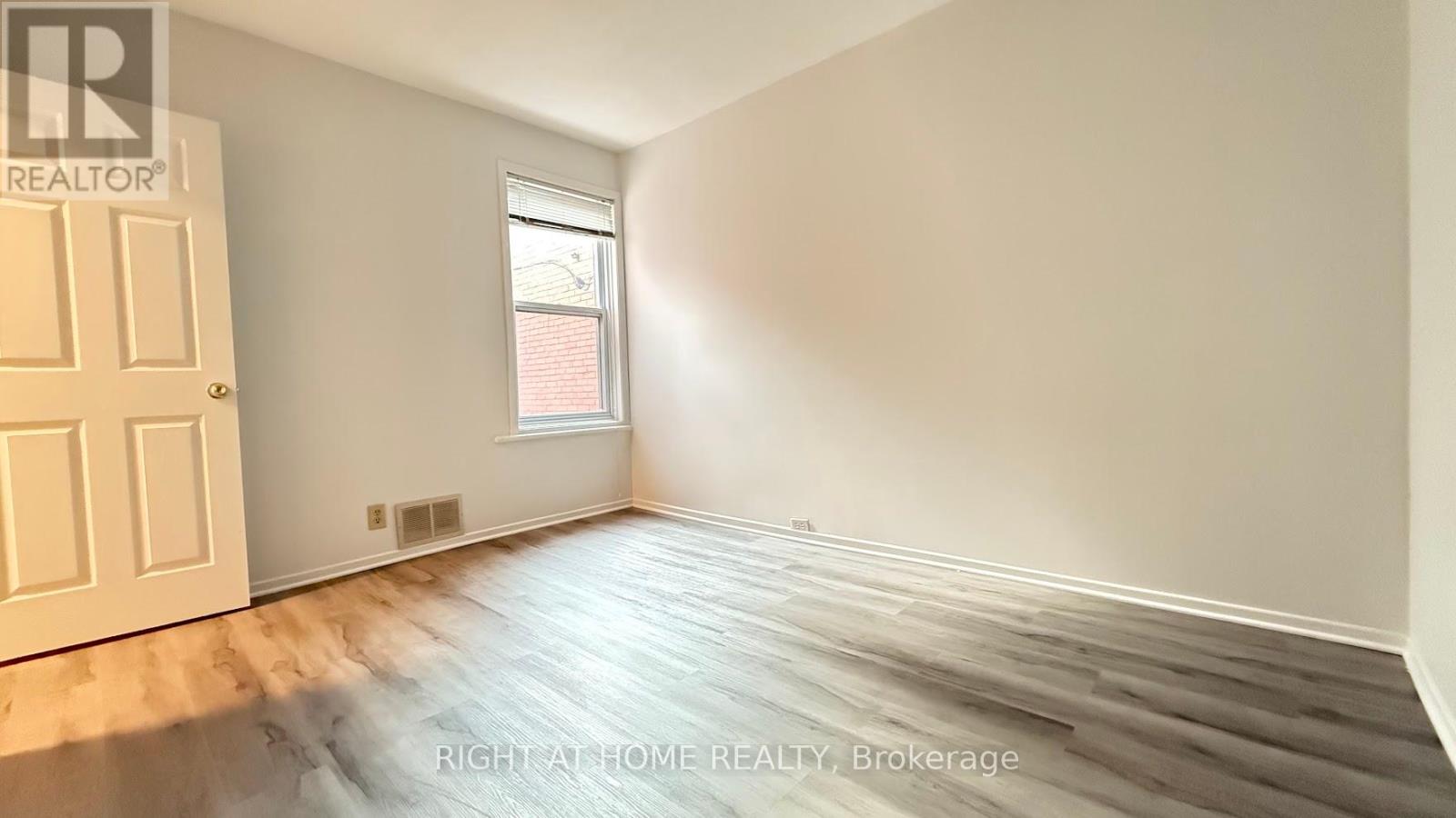 Photo 15 of 109 Sweetland Avenue, Ottawa ON