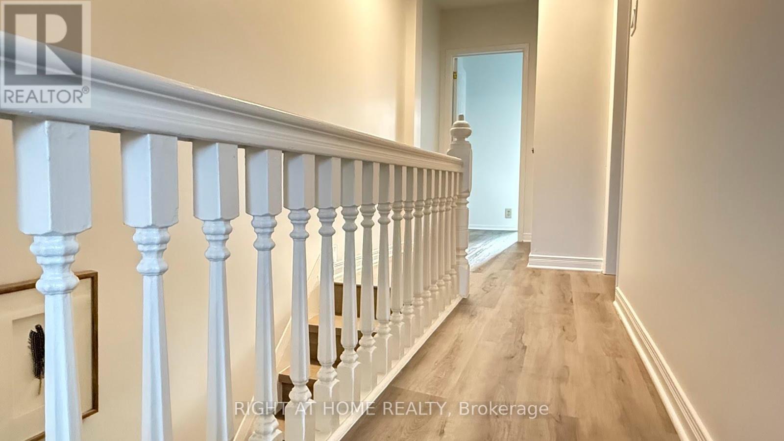 Photo 11 of 109 Sweetland Avenue, Ottawa ON