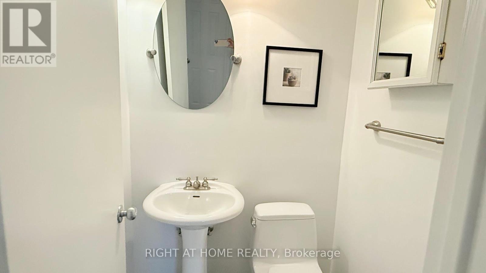 Photo 4 of 109 Sweetland Avenue, Ottawa ON