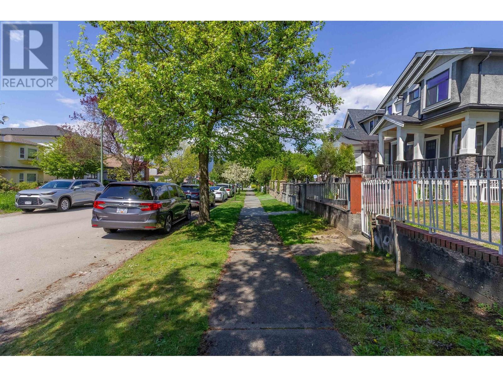 Photo 40 of 1260 Rossland Street, Vancouver BC