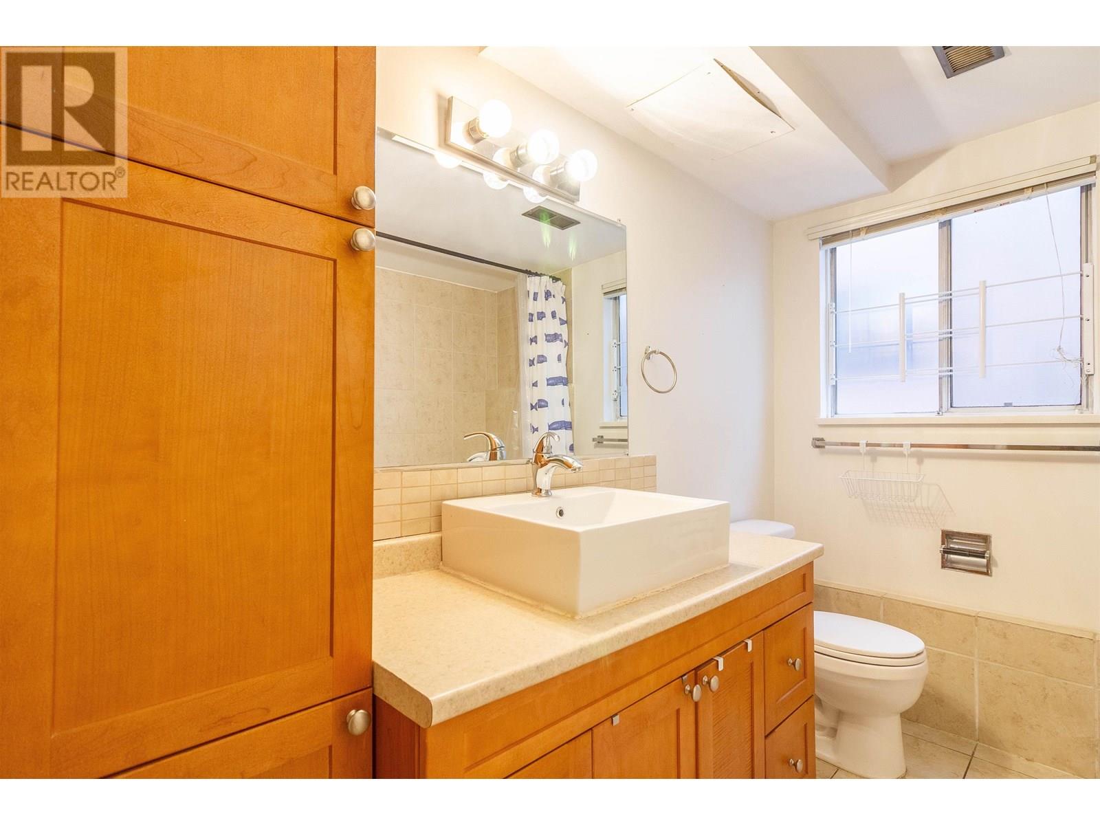 Photo 33 of 1260 Rossland Street, Vancouver BC