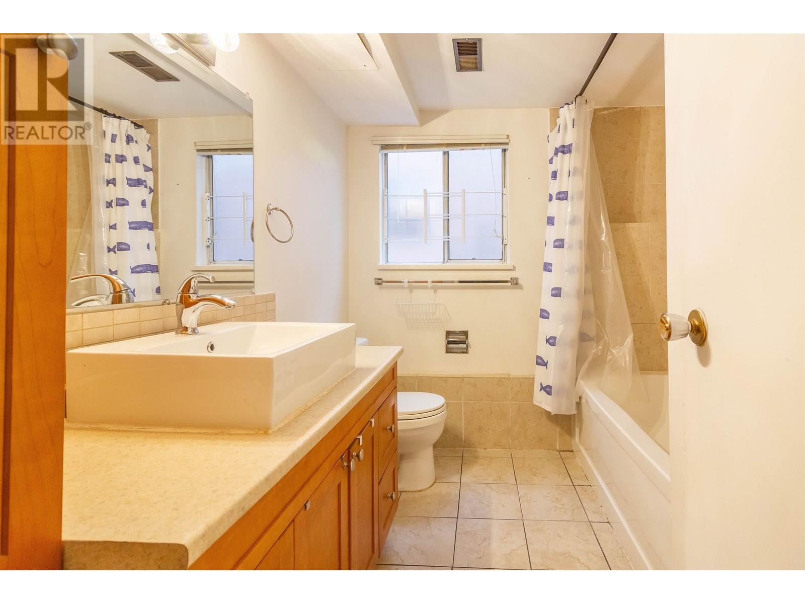 Photo 34 of 1260 Rossland Street, Vancouver BC