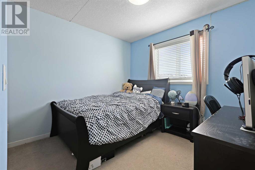 Single Family House for Sale in  Copperpond Heights SE Copperfield Calgary 