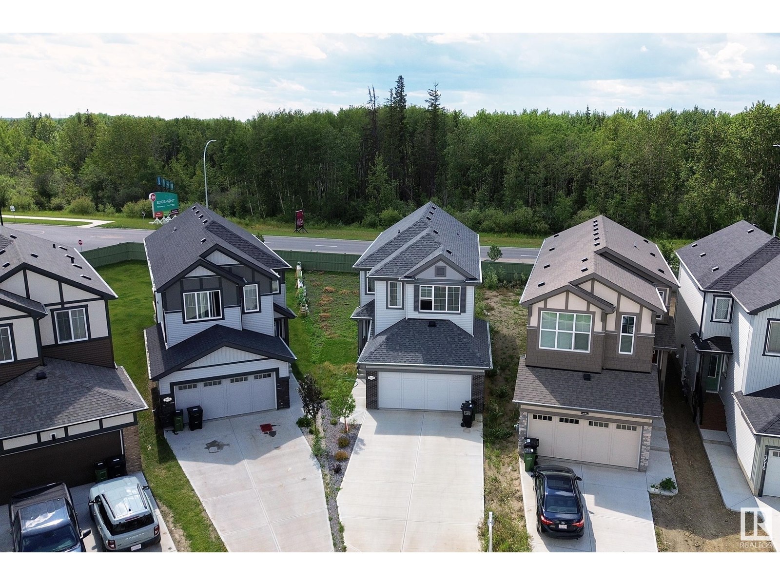 Photo 7 of 3608 214 St Nw, Edmonton AB
