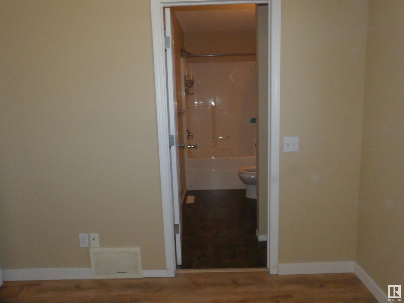 Photo 42 of 15930 139 St Nw, Edmonton AB