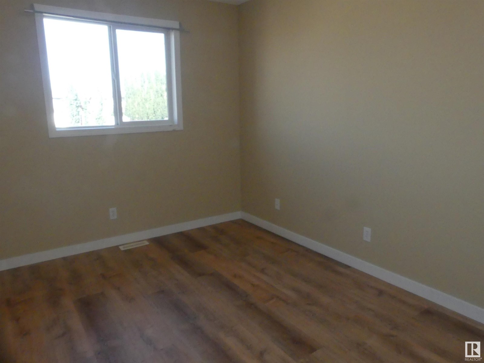 Photo 41 of 15930 139 St Nw, Edmonton AB