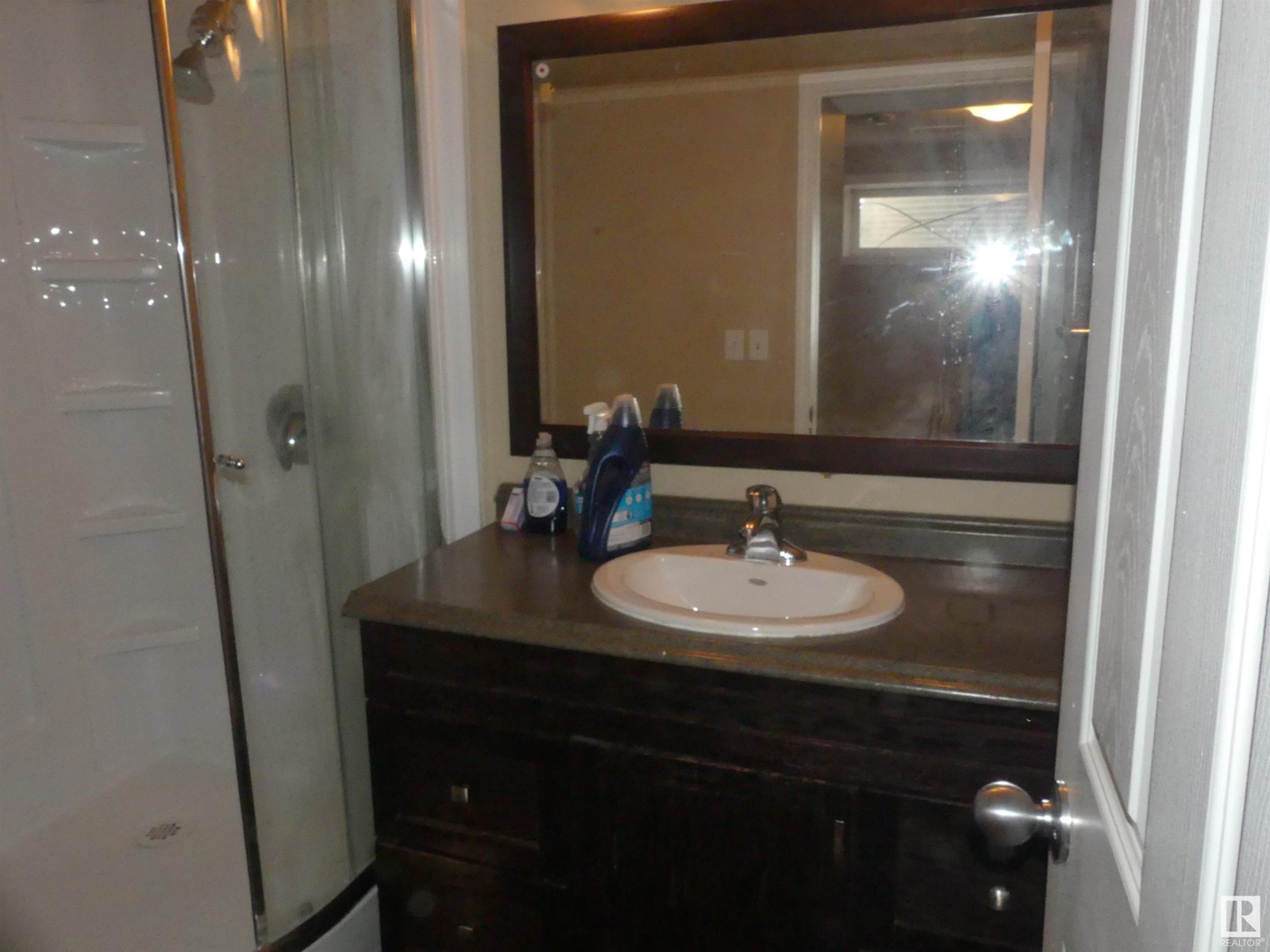 Photo 11 of 15930 139 St Nw, Edmonton AB