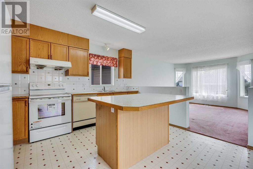 Single Family House Bi-level for Sale in  Applebrook Circle SE Applewood Park Calgary 