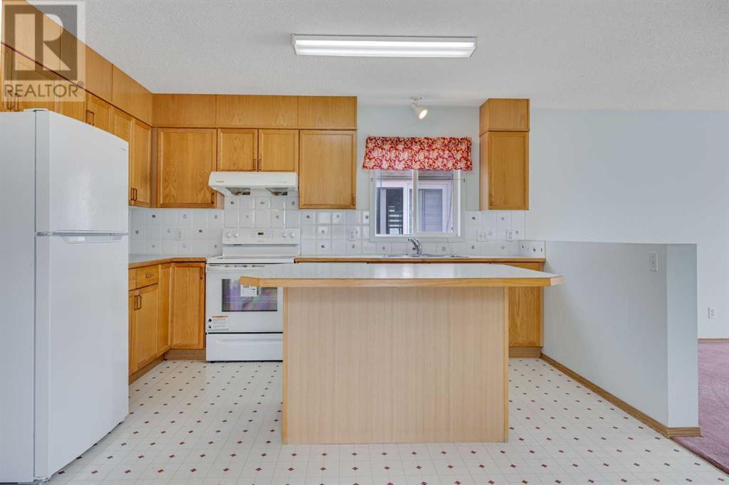Single Family House Bi-level for Sale in  Applebrook Circle SE Applewood Park Calgary 