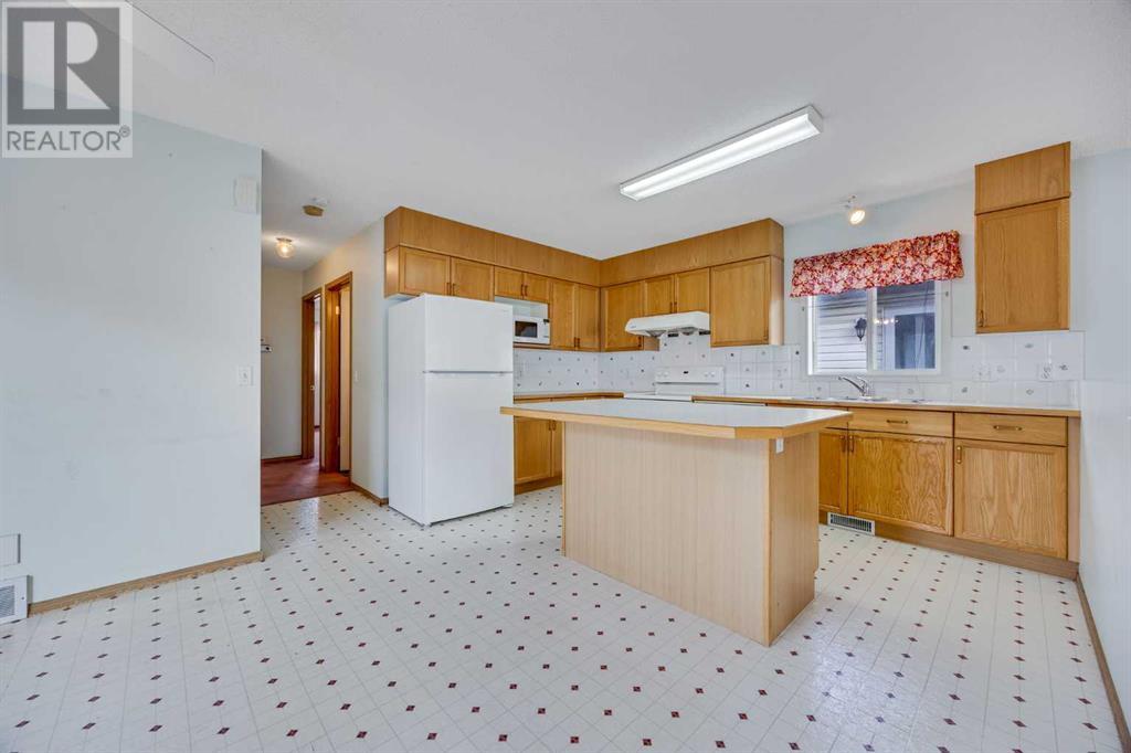 Single Family House Bi-level for Sale in  Applebrook Circle SE Applewood Park Calgary 