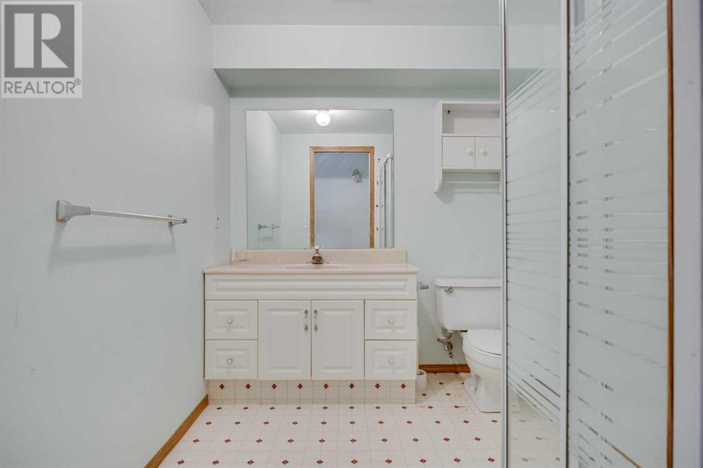 Single Family House Bi-level for Sale in  Applebrook Circle SE Applewood Park Calgary 