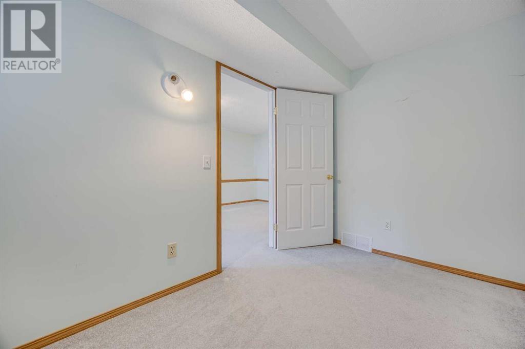 Single Family House Bi-level for Sale in  Applebrook Circle SE Applewood Park Calgary 