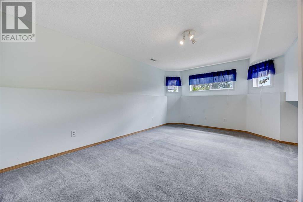 Single Family House Bi-level for Sale in  Applebrook Circle SE Applewood Park Calgary 
