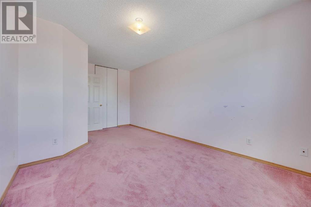 Single Family House Bi-level for Sale in  Applebrook Circle SE Applewood Park Calgary 