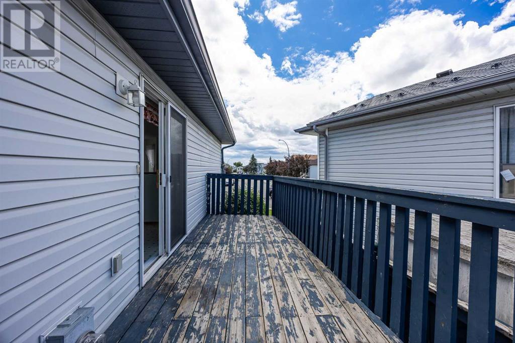 Single Family House Bi-level for Sale in  Applebrook Circle SE Applewood Park Calgary 