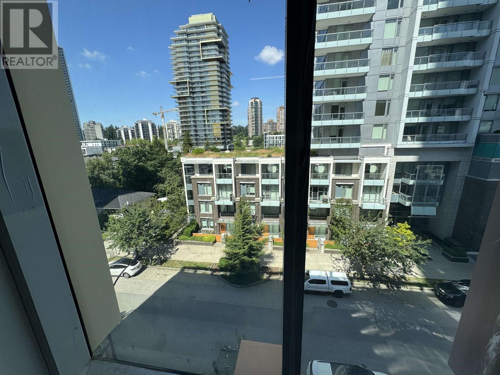 Photo 6 of 427 6378 Silver Avenue, Burnaby BC