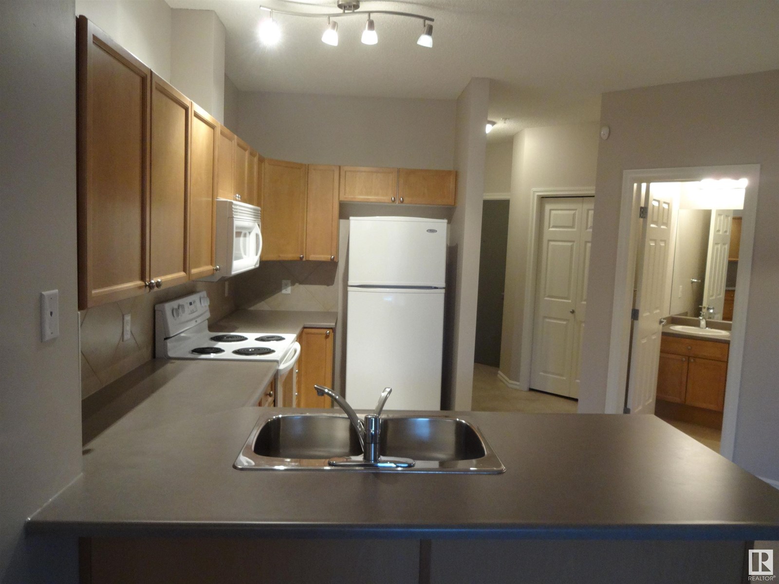 Photo 5 of 114 226 Macewan Road Sw, Edmonton AB