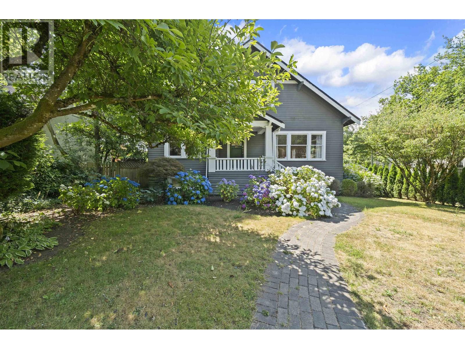 Photo 3 of 3492 W 34th Avenue, Vancouver BC