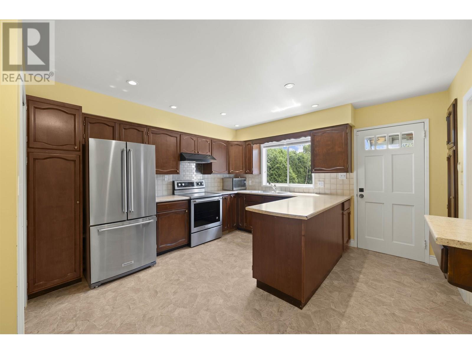 Photo 13 of 3492 W 34th Avenue, Vancouver BC