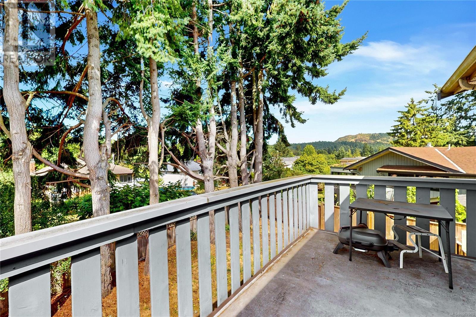 Photo 13 of 1587 Judoba Pl, Saanich BC