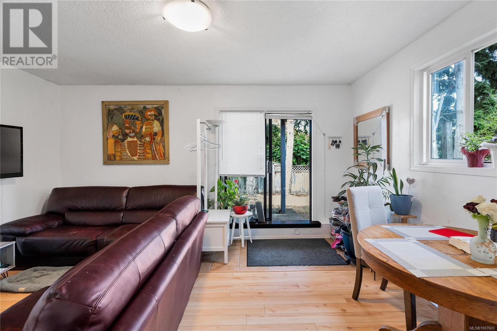Photo 27 of 1587 Judoba Pl, Saanich BC