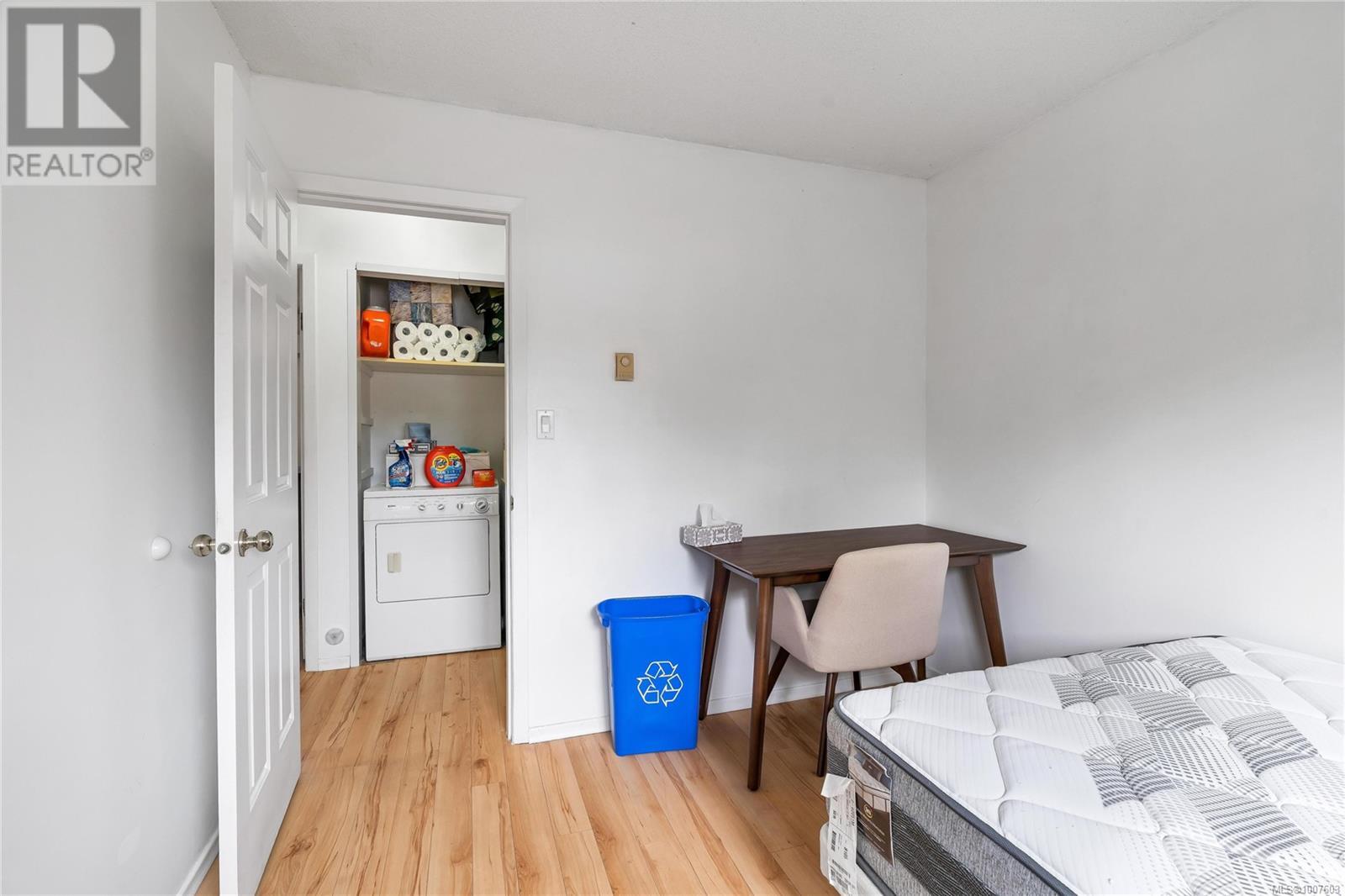 Photo 29 of 1587 Judoba Pl, Saanich BC