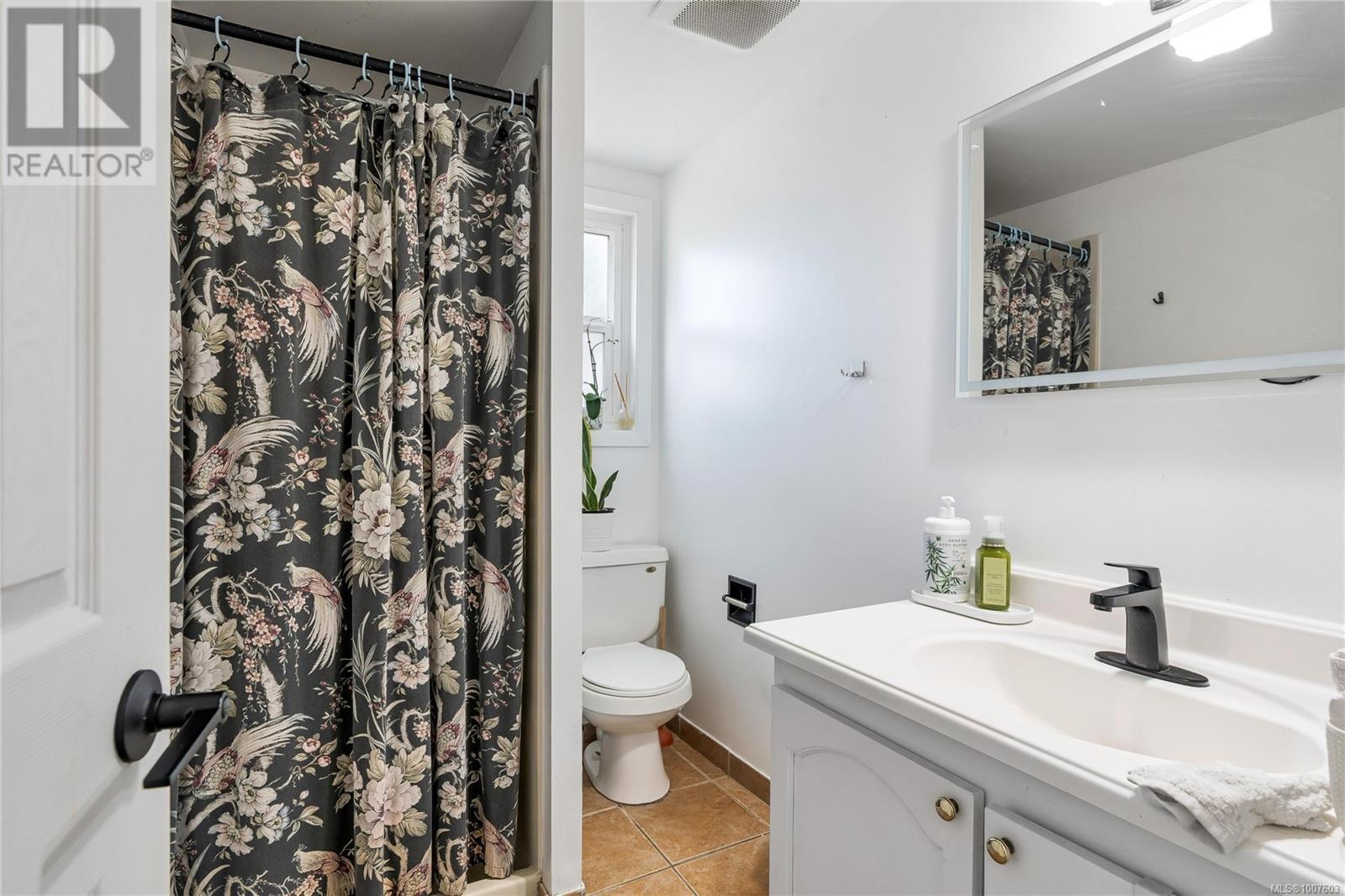 Photo 31 of 1587 Judoba Pl, Saanich BC