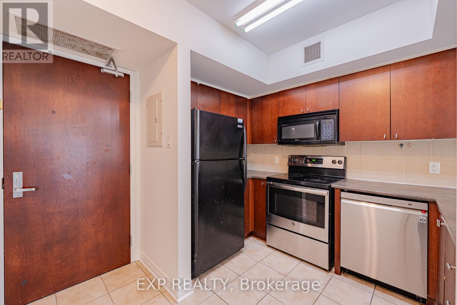 Photo 15 of 302 200 Rideau Street, Ottawa ON