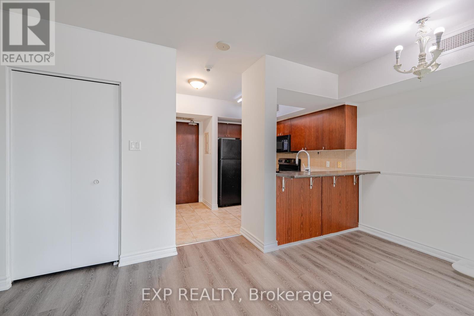 Photo 25 of 302 200 Rideau Street, Ottawa ON