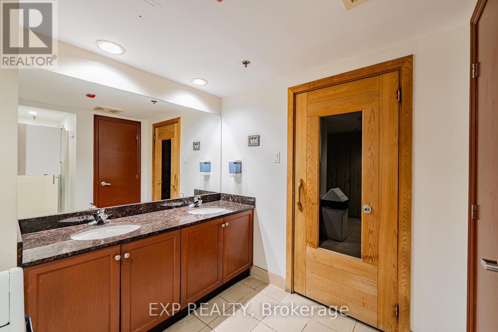 Photo 45 of 302 200 Rideau Street, Ottawa ON