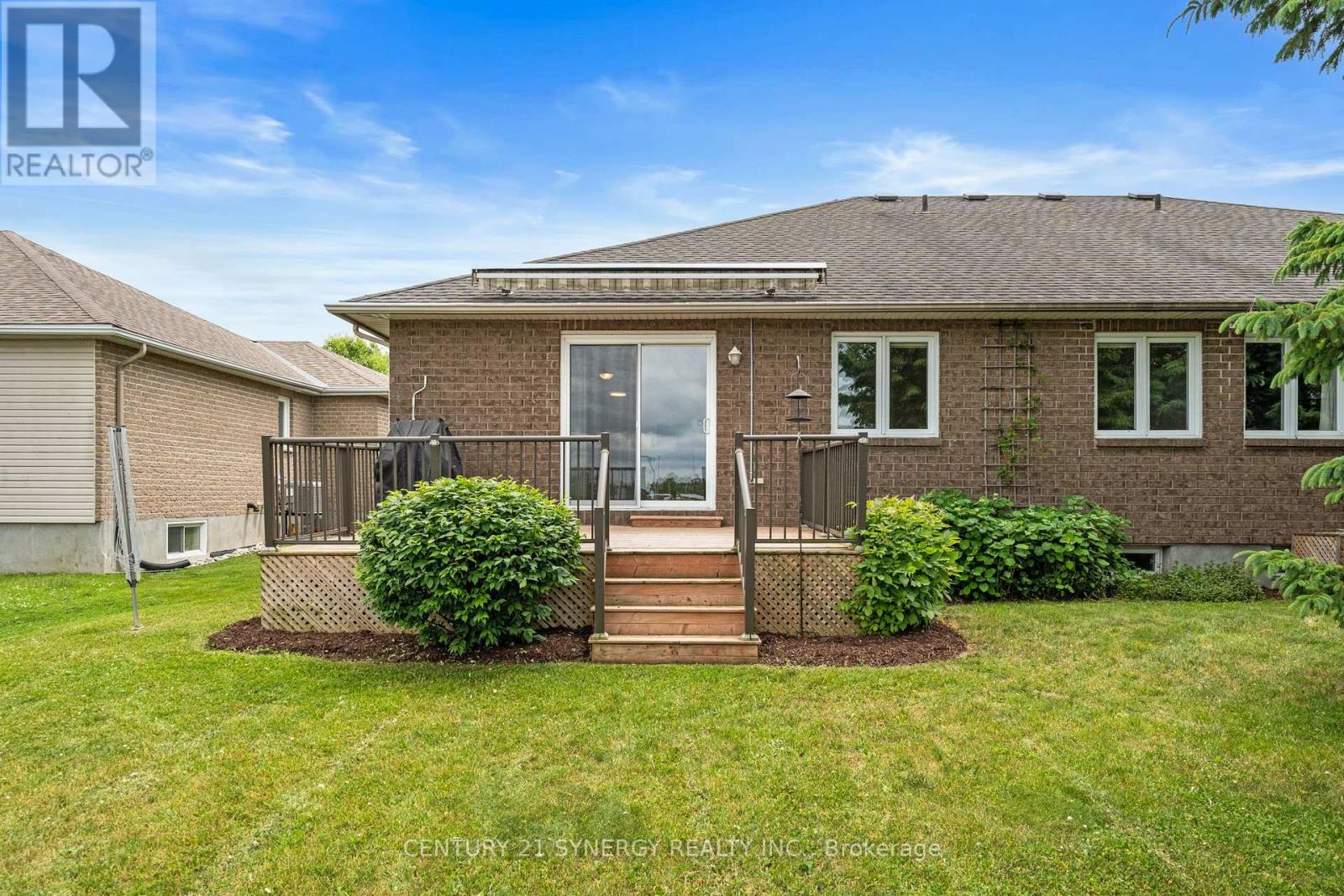 Photo 16 of 54 Dr Gordon Crescent, North Grenville ON
