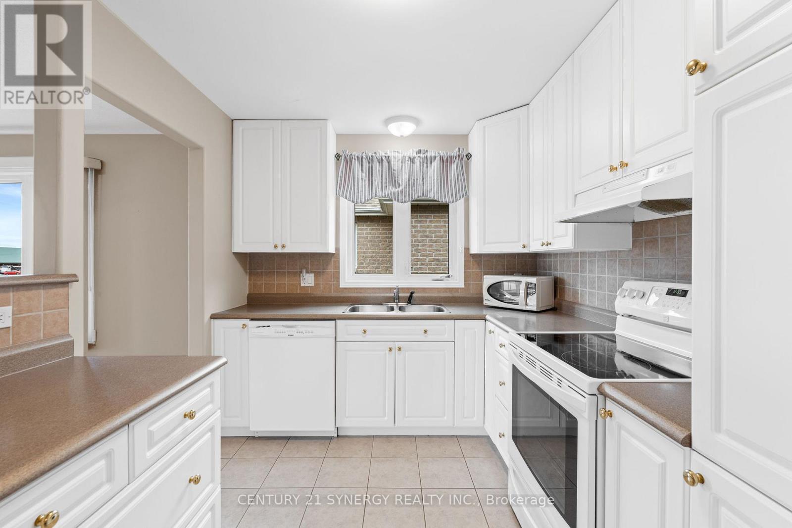 Photo 30 of 54 Dr Gordon Crescent, North Grenville ON