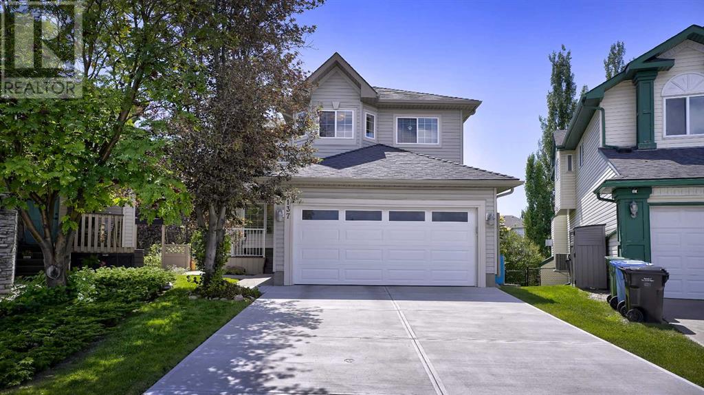 137 Douglas Ridge Place SE, Calgary, Alberta