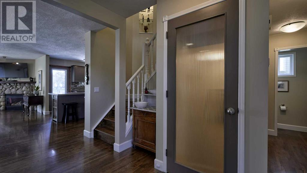 Single Family House for Sale in  Douglas Ridge Place SE Douglasdale/Glen Calgary 