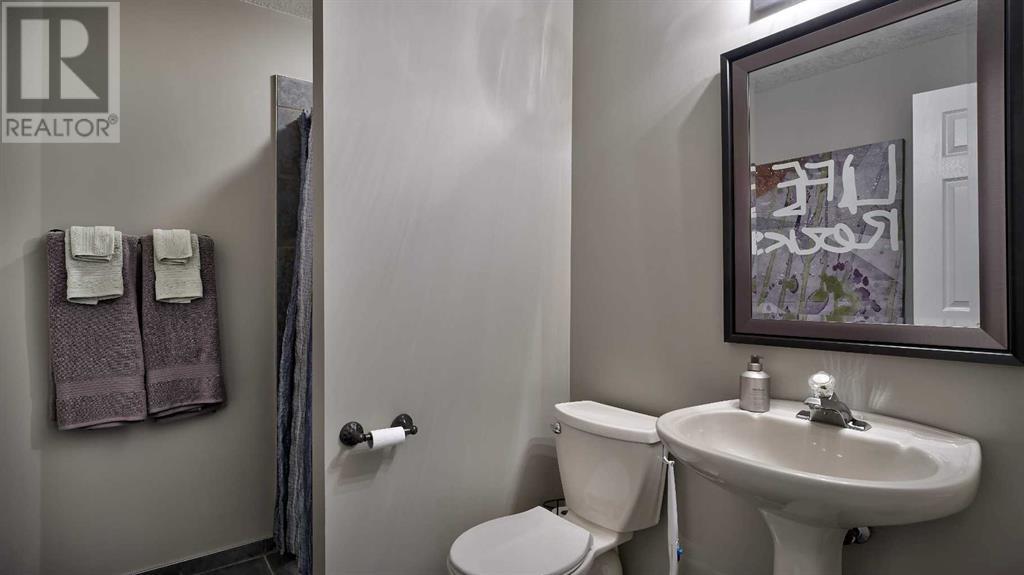 Single Family House for Sale in  Douglas Ridge Place SE Douglasdale/Glen Calgary 