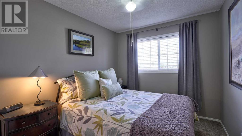 Single Family House for Sale in  Douglas Ridge Place SE Douglasdale/Glen Calgary 