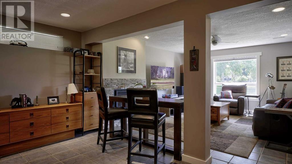 Single Family House for Sale in  Douglas Ridge Place SE Douglasdale/Glen Calgary 