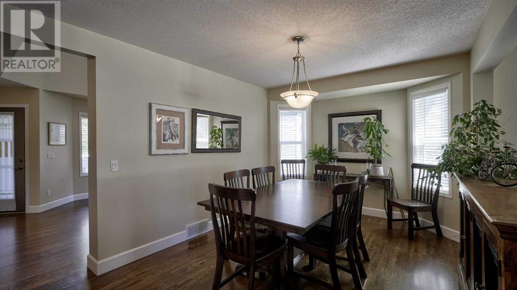 Single Family House for Sale in  Douglas Ridge Place SE Douglasdale/Glen Calgary 