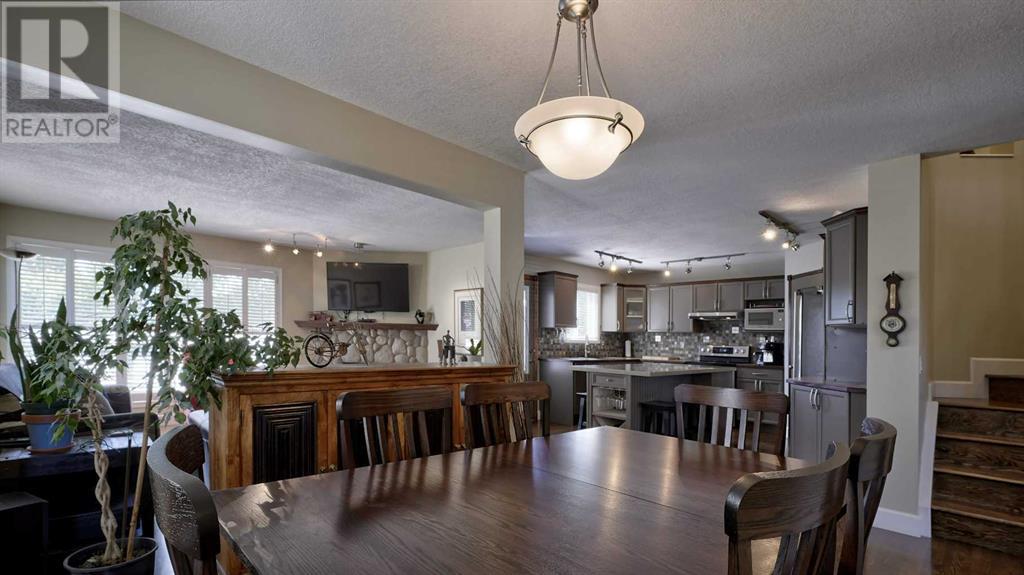 Single Family House for Sale in  Douglas Ridge Place SE Douglasdale/Glen Calgary 