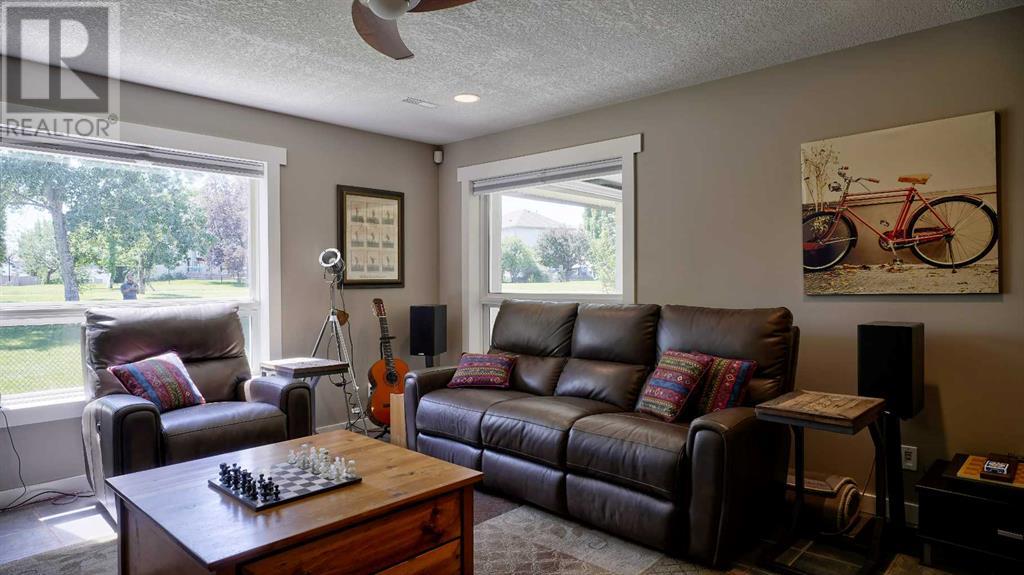 Single Family House for Sale in  Douglas Ridge Place SE Douglasdale/Glen Calgary 